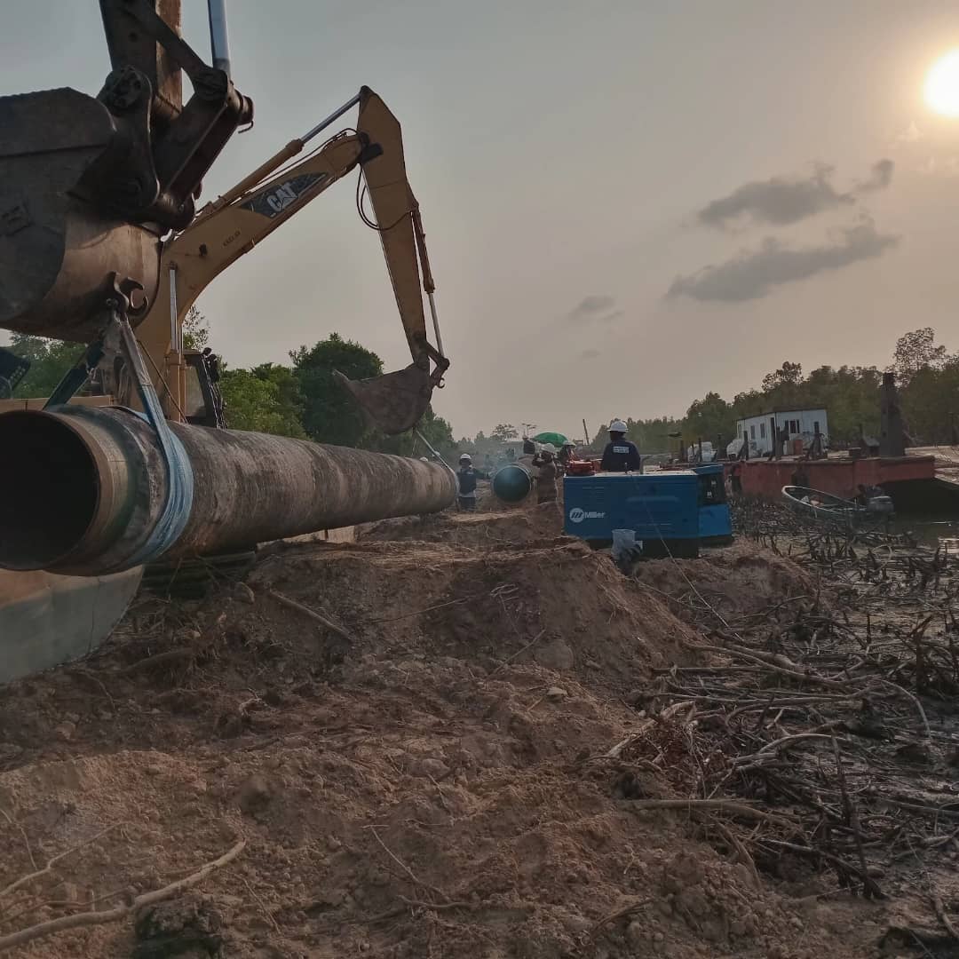 Cofferdam Construction Land and Water